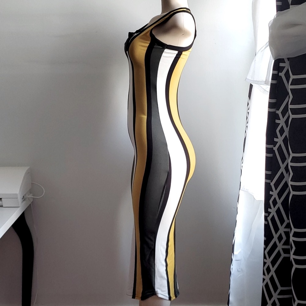Strip Dress Brand New - Picture 5 of 8